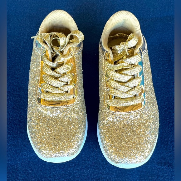 Shiny gold glitter upper sneakers. Memory foam, non-slip rubber soles. Size 7 - Picture 3 of 11